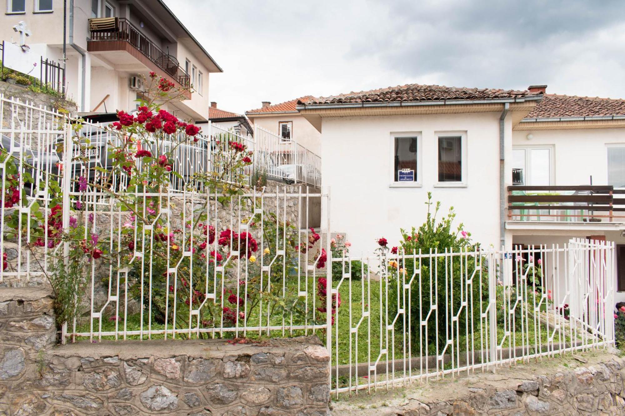 Meli Apartment Ohrid Buitenkant foto