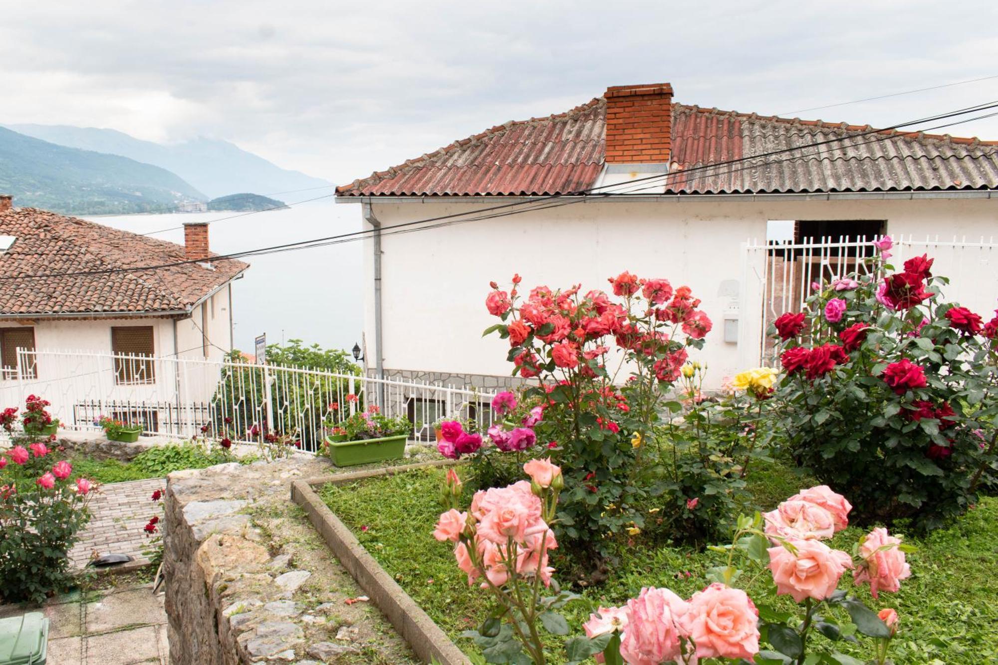 Meli Apartment Ohrid Buitenkant foto